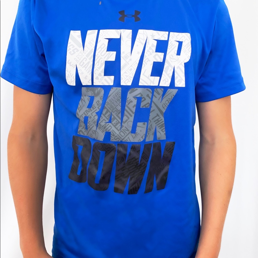 athletic tee
